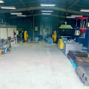 Sorte og lyse gummiblandinger produktprøver udstilling